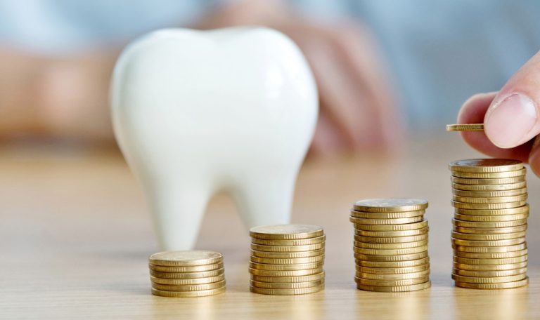 Ankara’da Bir Devlet Hastanesinde, Hasta Sgk’nın Implant Tedavisini Karşılayıp Karşılamadığını Danışma Bölümünde Görevliye Soruyor.