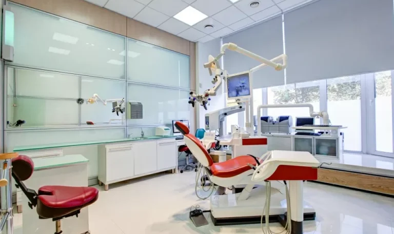 Ankara Çankaya’da Modern Implant Diş Tedavisi Sunan, Güler Yüzlü Ekibe Sahip Diş Kliniği