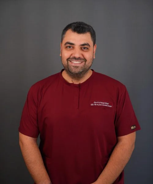 Uzm. Dt. Mustafa Burak Kirişci — Ağız, Diş ve Çene Cerrahisi Uzmanı, Estelite Dental Clinic Ankara